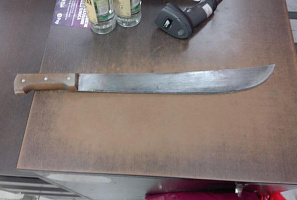 Мачете, розочка, грабёж, пожар и просто неадекват